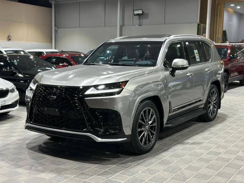 لكزس LX600 F SPORT